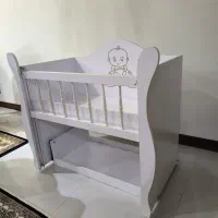 تخت وگهواره نوزاد کنار مادر|تخت و صندلی بچه|اصفهان, بهارستان|دیوار