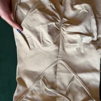 ۲کار لباس و گن ورزشی|لباس|قم, انسجام|دیوار