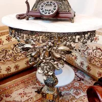 تلفن و پایه تزیینی