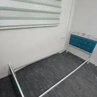 چهارچوب تخت یک نفره در حد نو|تخت و سرویس خواب|مشهد, بهارستان|دیوار