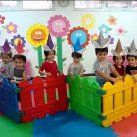 اشتغال.در پیش دبستانی و مهد کودک و خانه بازی