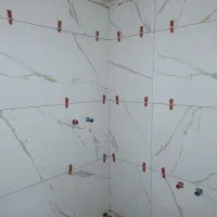 نصب سرامیک به صورت چسبی و ملاتی