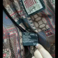 پالتو|لباس|کازرون, |دیوار