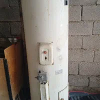 فرش یک عدد ابگرمکن دوگانه برقی و گازی بسیار بزرگ