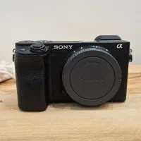 دوربین a6400 با لنز سیگما ۳۰ و سیگما ۱۶