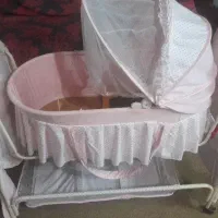 گهواره چرخدار متحرک