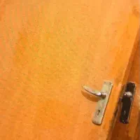 تعدادی درب چوبی