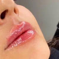 پزشک عمومی در مرکز زیبایی