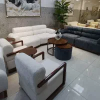 مبل . راحتی .میز ناهار خوری . آینه کنسول میز تیوی