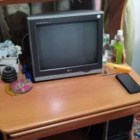 کاپیوتر و میز کامپیوتر