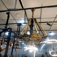 لوستر|لوستر و چراغ آویز|قم, باغ شریفی|دیوار