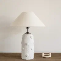 آباژور رومیزی سفید