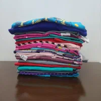 تعدادی تیشرت دخترانه و زنانه