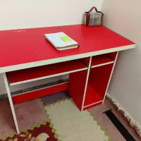 میز مطالعه و کامپیوتر زیبا قرمز پرسپولیسی|میز تحریر و کامپیوتر|بابل, |دیوار