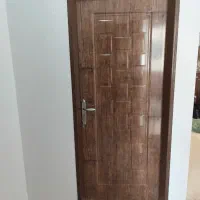 درب اتاق و سرویس بهداشتی