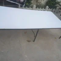 3 عدد تخت موجود است