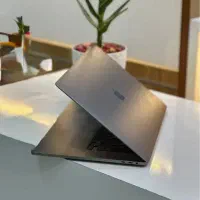 مک بوک پرو ۲۰۲۰ تاچ بار