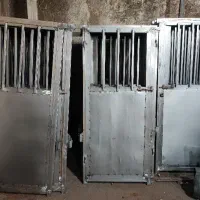 درب و پنجره و قفس