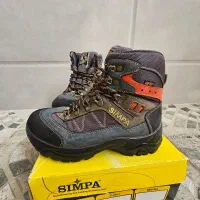 کفش کوهنوردی سیمپا سایز ۳۸