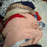 تعدادی لباس زنانه ومردانه همه باهم