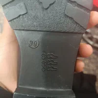 کفش نو|کیف، کفش، کمربند|بم, |دیوار