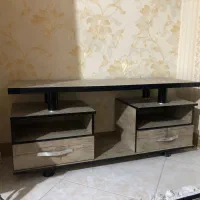 میز تلویزیون درحدنو تمیز و‌سالم