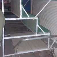 یک عدد گاری میوه فروشی سالم تمیز