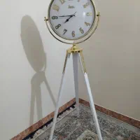 ساعت پایه دار ایستاده