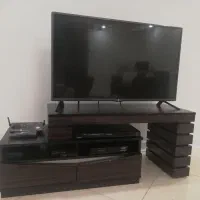 تلویزیون LG به همراه میز تلویزیون|تلویزیون و پروژکتور|تهران, باشگاه نفت|دیوار