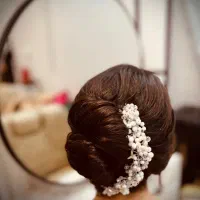 آموزش وخدمات شنیون با قیمت بسیار پایین|خدمات آرایشگری و زیبایی|لاهیجان, شیشه گران|دیوار