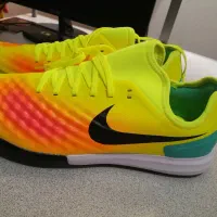 کتونی سالن مجیستا