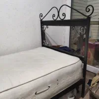 تخت فلزی با تشک طبی