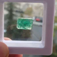 زمرد ۵ شیر افغان ۸ قیراط