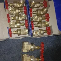 تعدادی شیر ۳/۴ و ۲ عدد ۱ اینچ