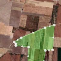 چاه و زمین کشاورزی