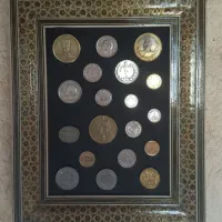 مجموعه نفیس سکه در قاب خاتم قدیمی و دستساز