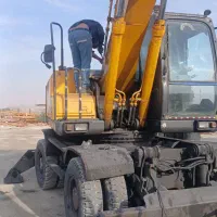 نیازمند راننده بیل مکانیکی چرخ لاستیکی