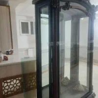 ویترین قهوه ای در حد نو|بوفه، ویترین، کنسول|قم, پردیسان|دیوار