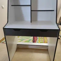 میز تحریر خوب و جا دار