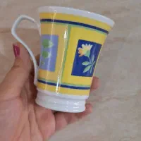 لیوان چای و کاسه سرامیک