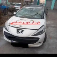 مشاور. خودرو. تصادفی