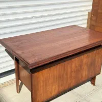 کتابخانه و میز تحریر چوبی