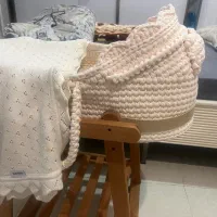 گهواره کنار مادر