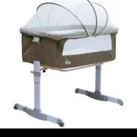 تخت کنار مادر