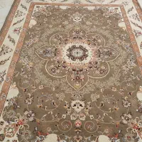دو عدد فرش ۶ متری و یک جفت پشتی