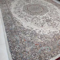 یک تخته فرش کرم رنگ 9متری