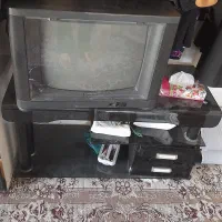 تلویزیون رنگی  ۲۱ اینچ با میز