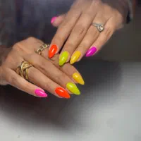 خدمات و آموزش کاشت ناخن ترمیم وتتو بدن و مژه|خدمات آرایشگری و زیبایی|قدس, شهرقدس|دیوار