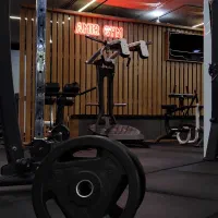 مربی مرد بدنسازی