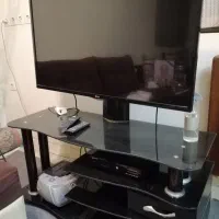 تلویزیون و میز تلویزیون